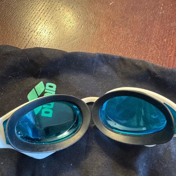 Arena Cobra googles - Picture 3 of 3